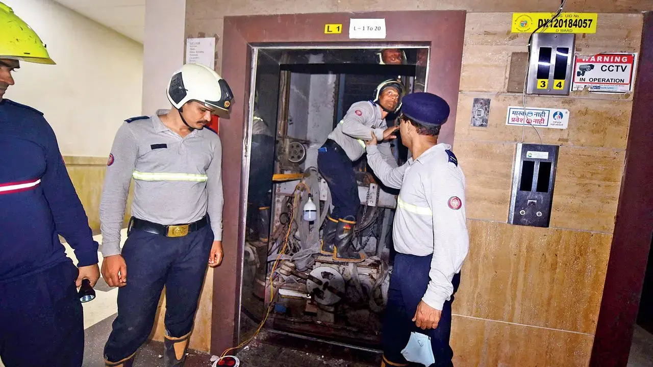 Mumbai LIVE: Technician injures left hand while servicing lift, in Thane