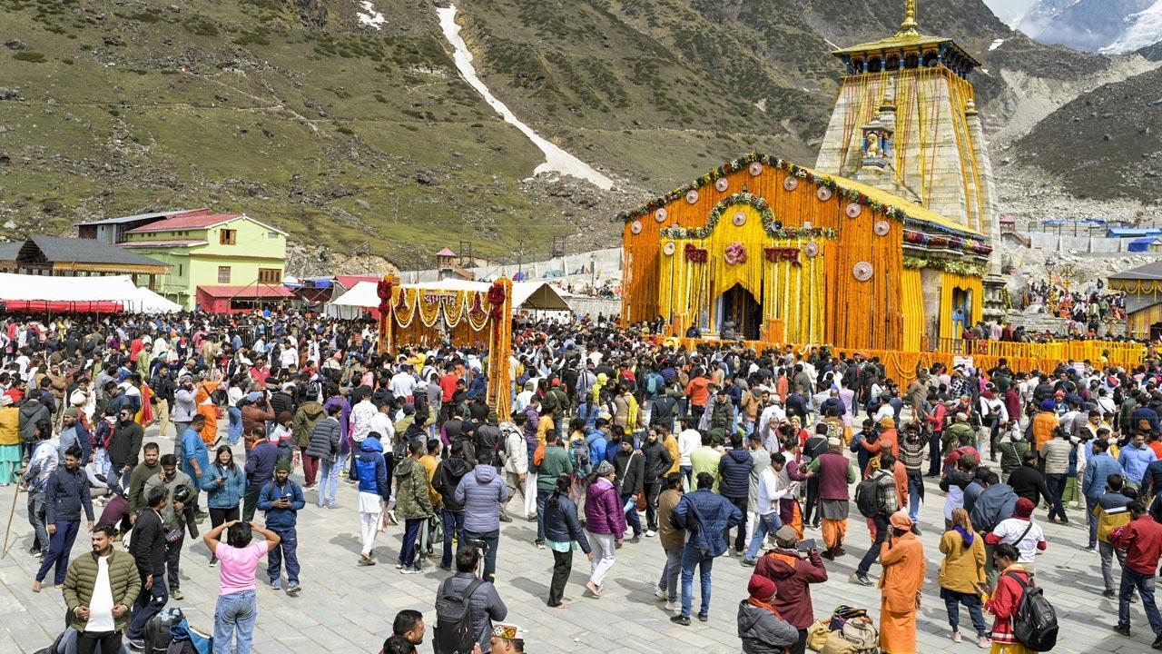 Over 30,000 devotees visited Kedarnath Temple following opening of doors