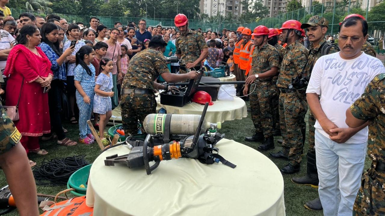The drill saw active participation from various departments including Revenue, Health, Police, Civil Defence, Home Guards, TMC (Thane Municipal Corporation), Disaster Management, TDRF personnel, Fire Brigade, Lodha Amara society’s fire response team, security staff, and local residents, the statement said