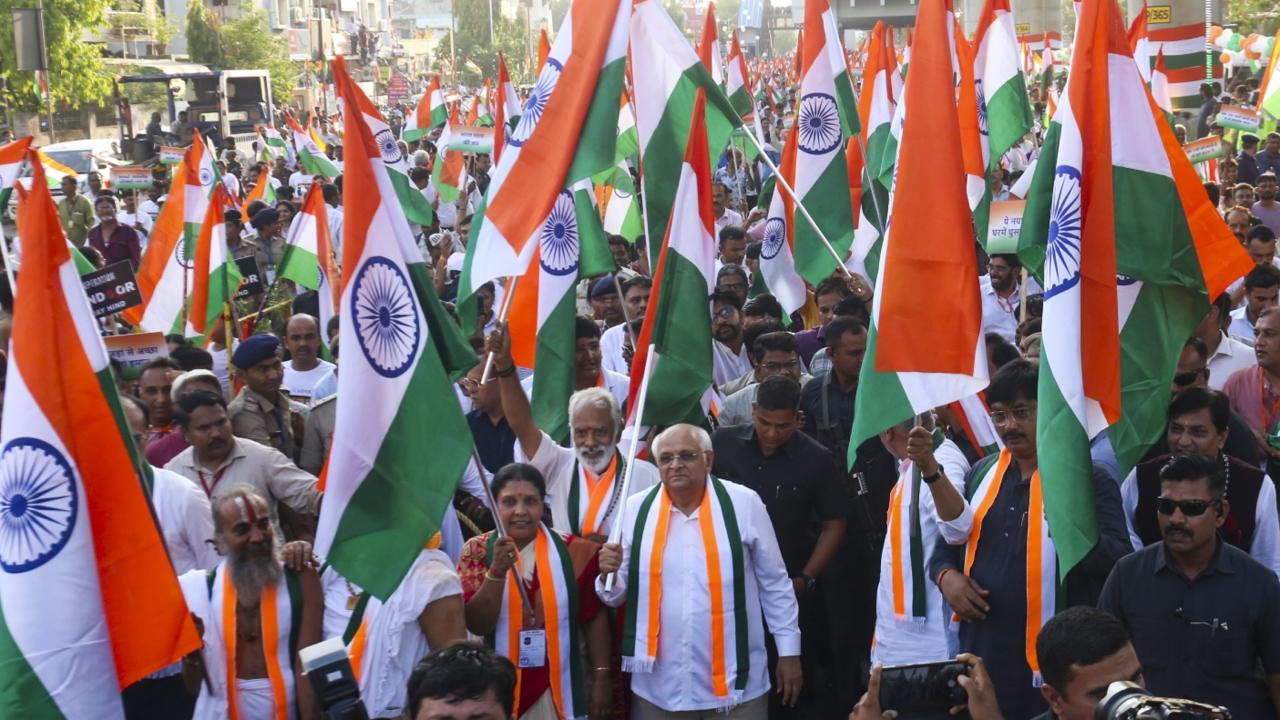 The procession witnessed the rallyists calling for Pakistan's 