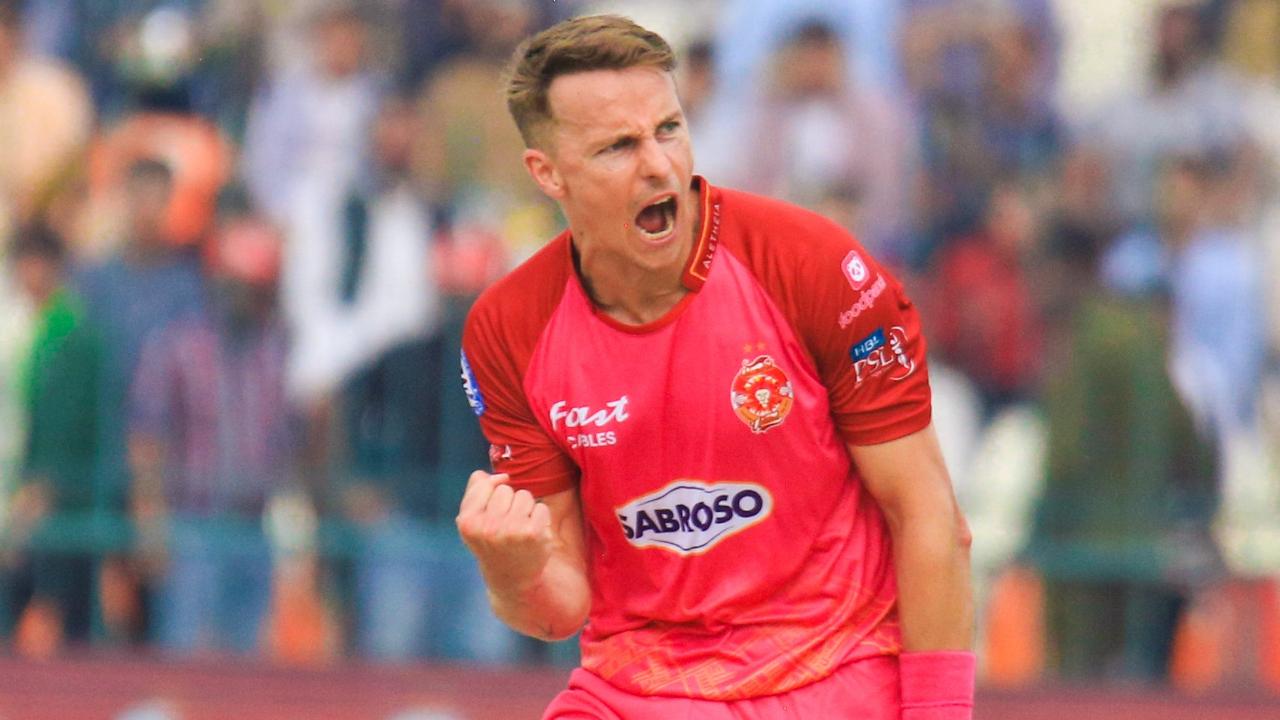 Yet, the most heart-wrenching scene came from England’s Tom Curran. Hossain shared that Curran had attempted to reach the airport, only to find it temporarily shut down. The emotional toll overwhelmed him. “He cried like a child. Two or three people had to hold him,” Hossain recalled