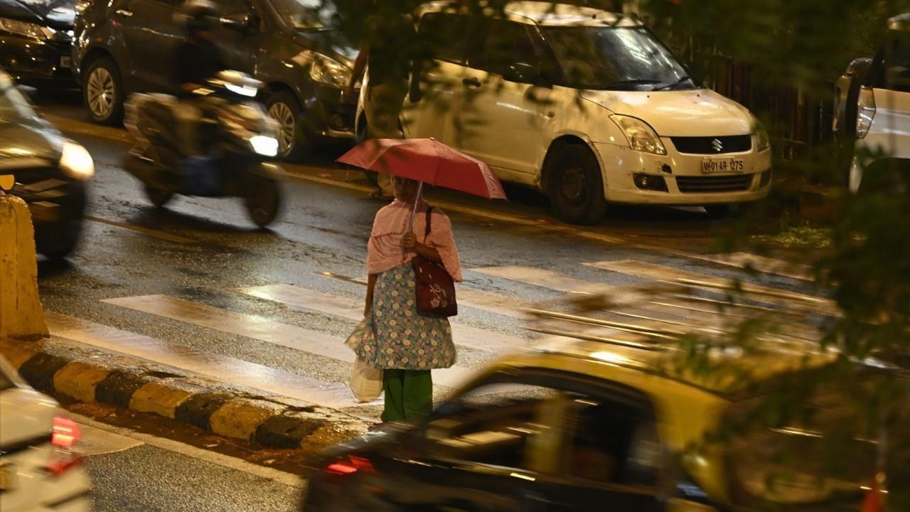 The monsoon in Mumbai isn’t just weather; it’s a season that renews the spirit, challenges the city’s pulse, and reminds everyone of the intricate dance between humans and nature. Through this stunning photo series, mid-day not only chronicles a season, but also offers an ode to Mumbai’s enduring charm and resilience under the ever-changing skies.  Pic/ Satej Shinde