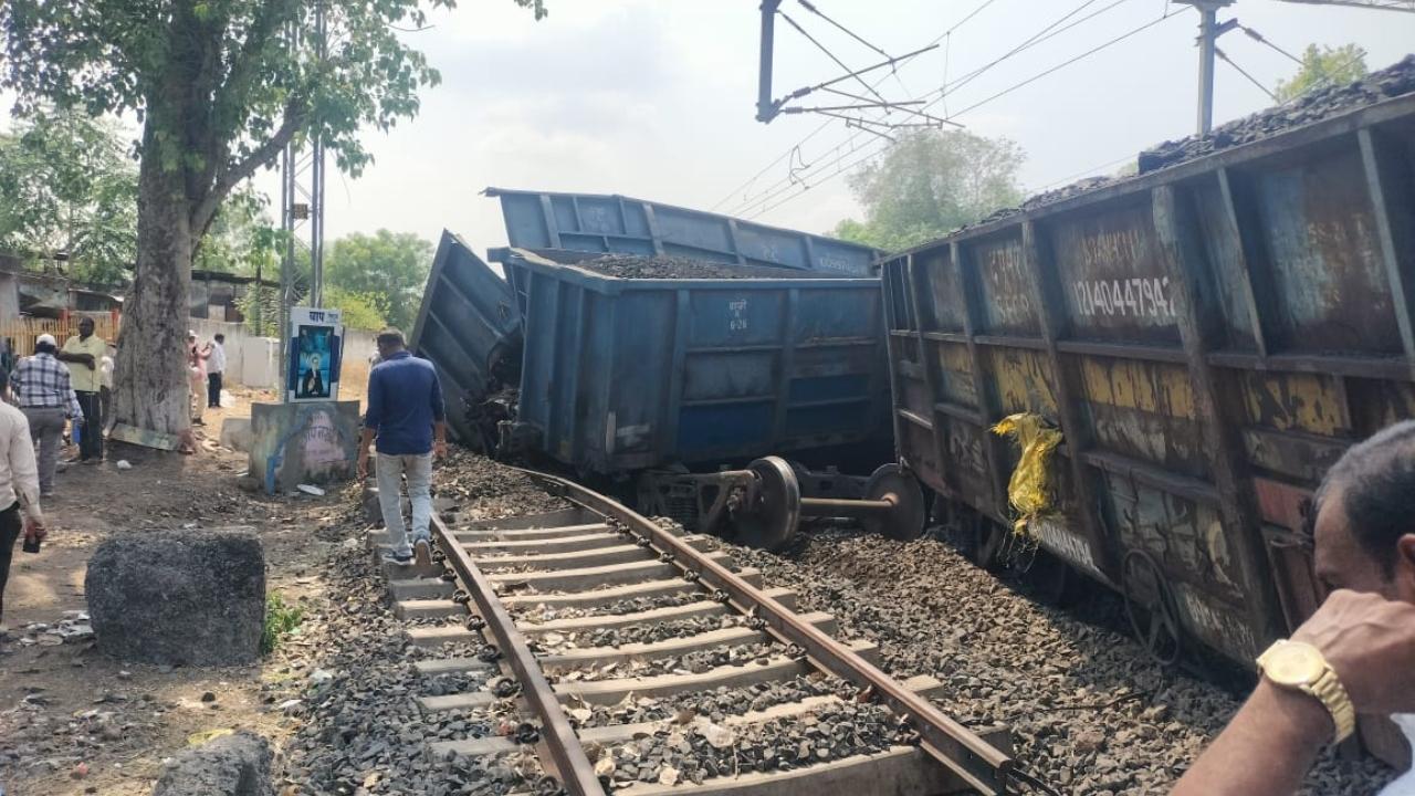 The train was heading towards Gandhinagar from Gugus in Maharashtra's Chandrapur district derailed at Amalner, some 350 kilometres from Mumbai, at 2:18 pm, a Western Railway official said
