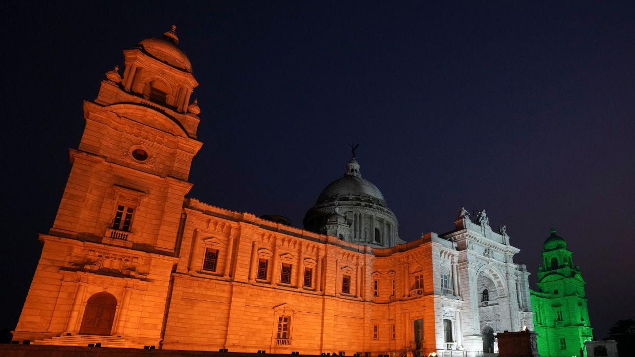 The Victoria Memorial serves as a true emblem of Kolkata’s rich cultural and historical identity