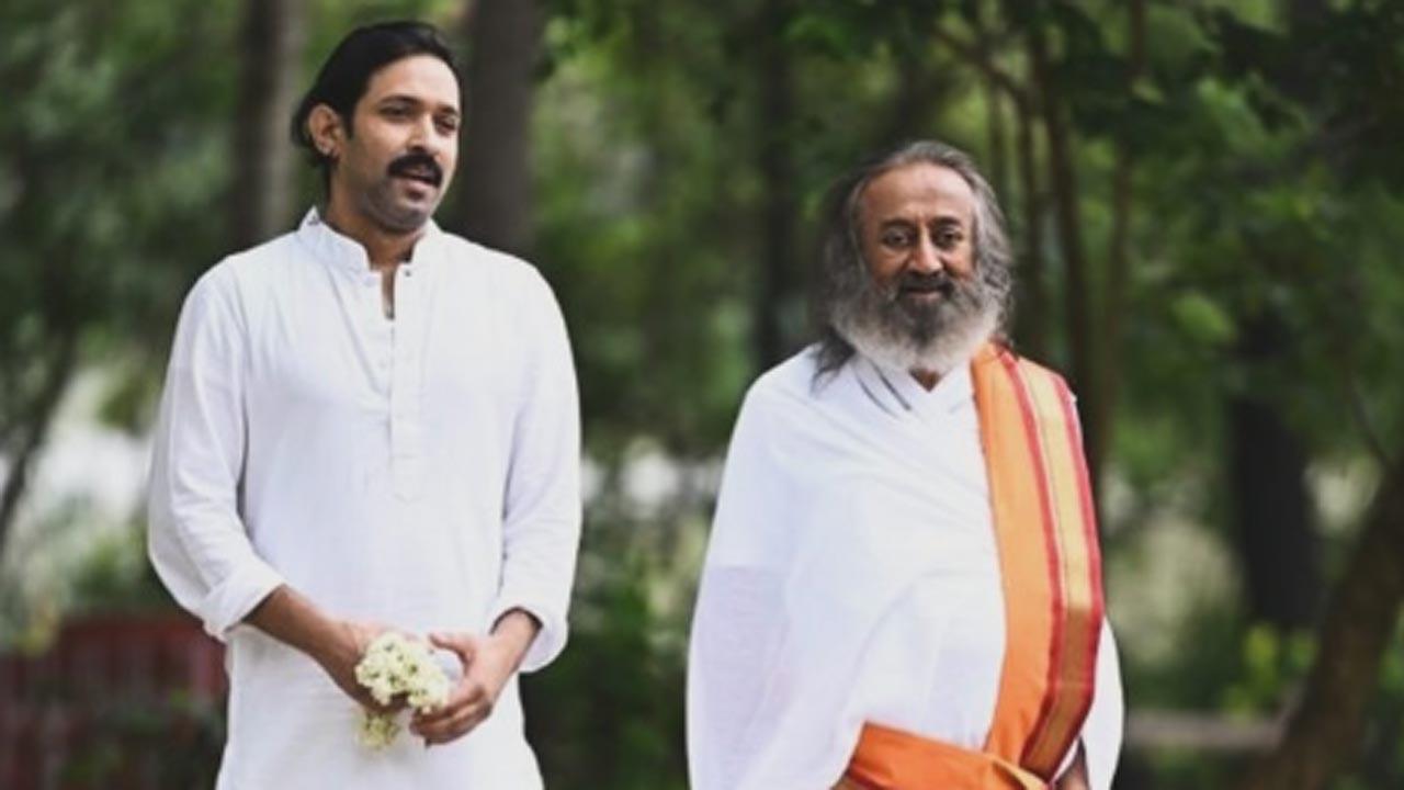 Vikrant Massey takes blessings from Sri Sri Ravi Shankar for his upcoming role
