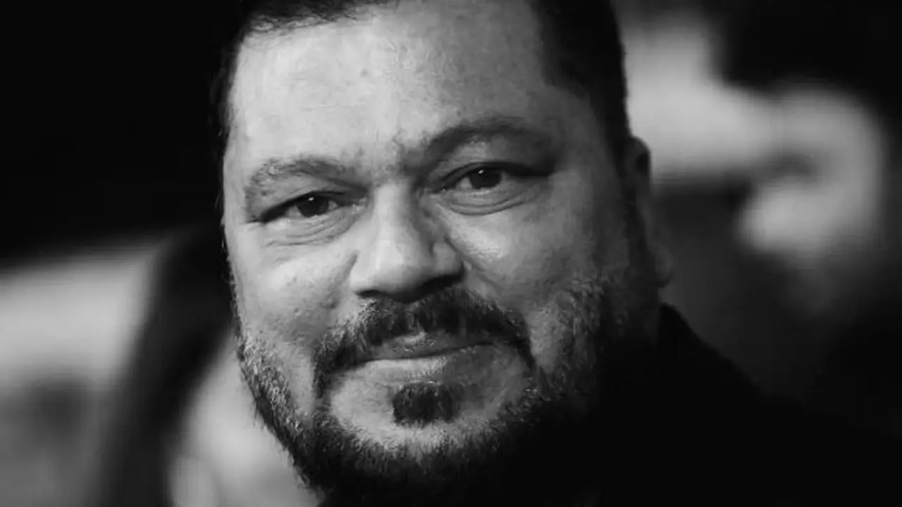 Aamir Khan, Varun Dhawand and Ranveer Singh mourned the demise of National award-winning make-up artist Vikram Gaikwad. He was 65. Read full story here