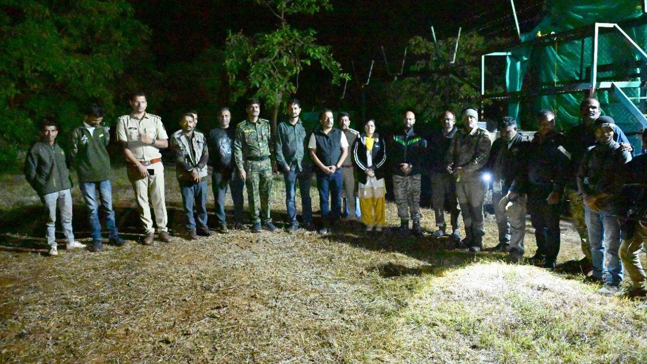 The process was executed with strict adherence to safety standards and continuous supervision. Dr R.S. Khobragade, Wildlife Veterinary Officer from Tadoba, led the medical team, ensuring the tigress remained healthy throughout the operation