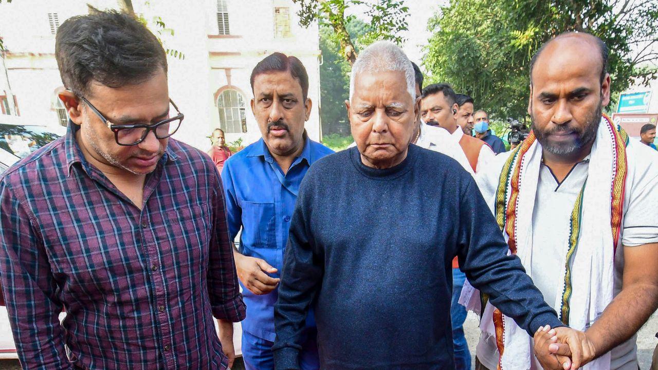 Voting for the first phase of the 2025 assembly elections in Bihar began today at 7.00 am across 121 constituencies in 18 districts of the state's 243 seats, with approximately 3.75 crore electors casting their ballot