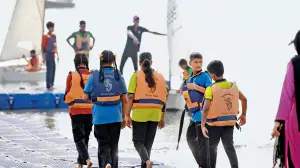 Mumbai: Army trains 30 BMC school students in sailing at Chowpatty