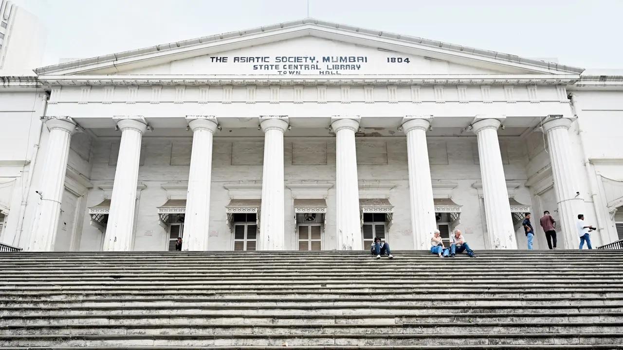 Treasures of KnowledgeThe Society’s library houses over one lakh books, including 15,000 rare volumes, 3,000 ancient manuscripts in Sanskrit, Persian, and Prakrit, and 1,300 maps. Its numismatic collection of 11,829 coins includes a gold coin of Kumaragupta I, Akbar’s rare mohur, and coins issued by Chhatrapati Shivaji Maharaj.