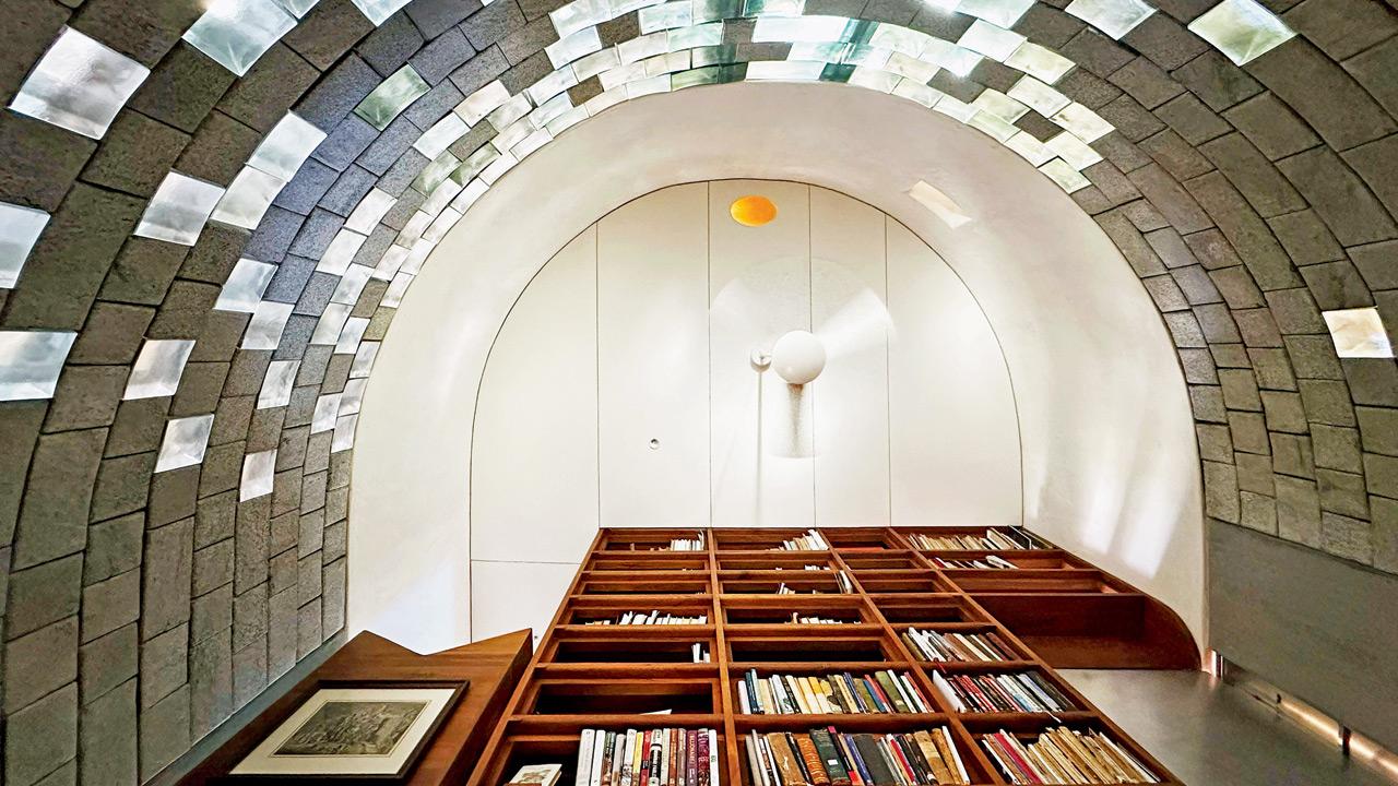 The Mumbai section (in pic) of the collection is housed in a cave-like room inspired by a traditional open well on the property. The library also features collections on Ahmedabad, Bengaluru, Chennai, Delhi, Hyderabad, Kolkata, Patna, and Rajgir, as well as sections dedicated to Patrick Geddes, Sir M Visvesvaraya and Mohammad Fayazuddin. images, PICS COURTESY/ROBERT STEPHENS, TINA NANDI STEPHENS