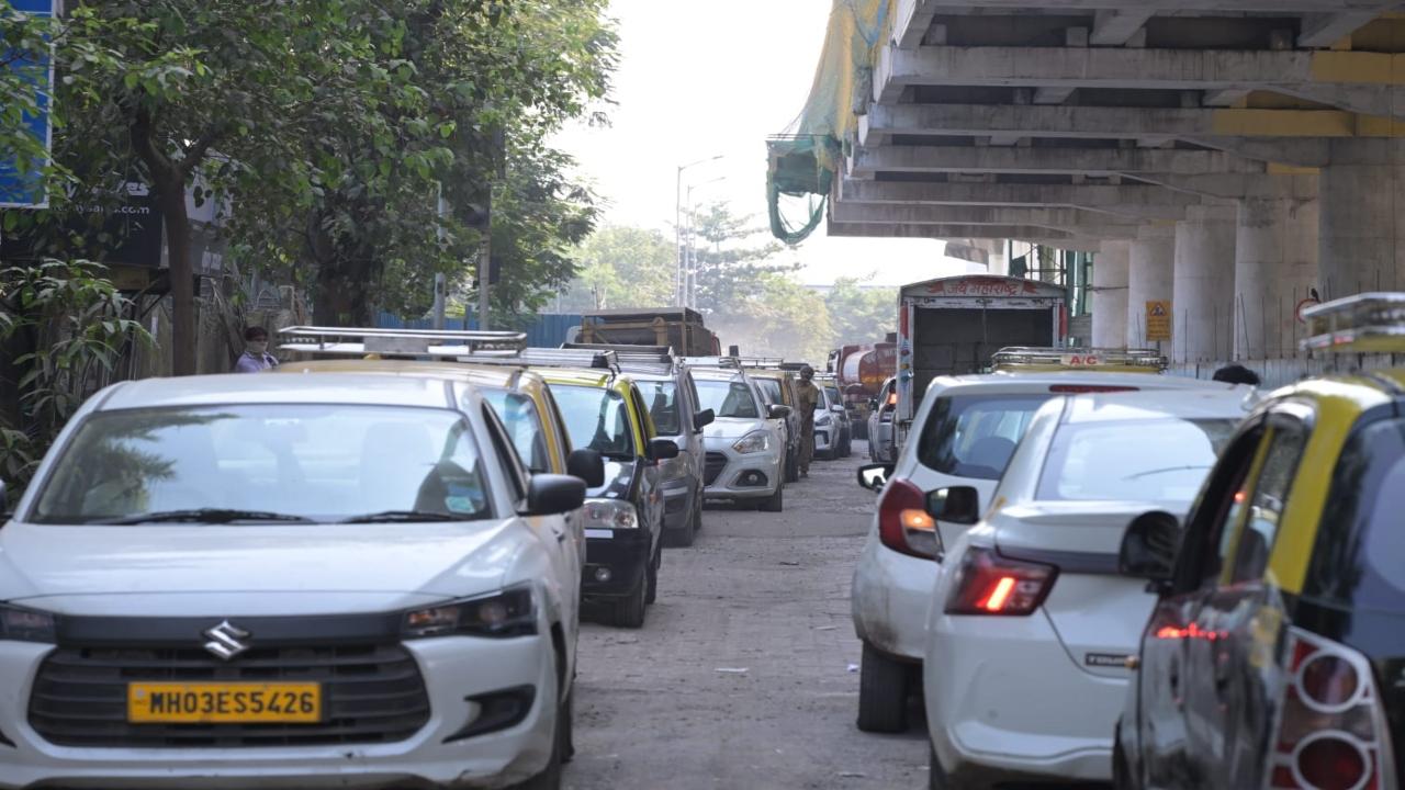 The disruption began after GAIL’s main gas supply pipeline inside the Rashtriya Chemicals and Fertilisers (RCF) complex was damaged due to third-party activity, cutting pressure at Mahanagar Gas Limited’s (MGL) Wadala City Gate Station—Mumbai’s crucial supply point. PIC/KIRTI SURVE PARADE