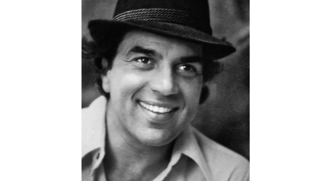 Dharmendra passes away: Political leaders and cricketers mourn legendary actor