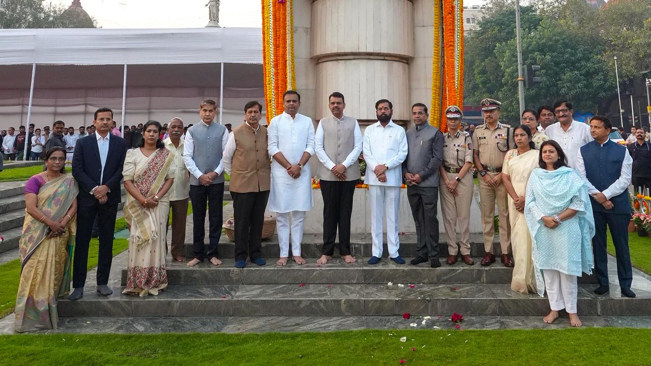 Fadnavis, Shinde and Uddhav Thackeray pay tributes on State Martyrs’ Memorial Day