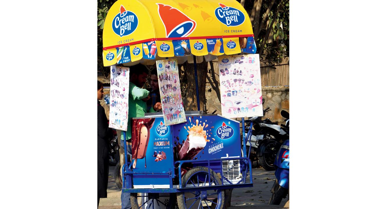 Mumbai: After quarrel, man’s friend steals ice cream cart to make him happy