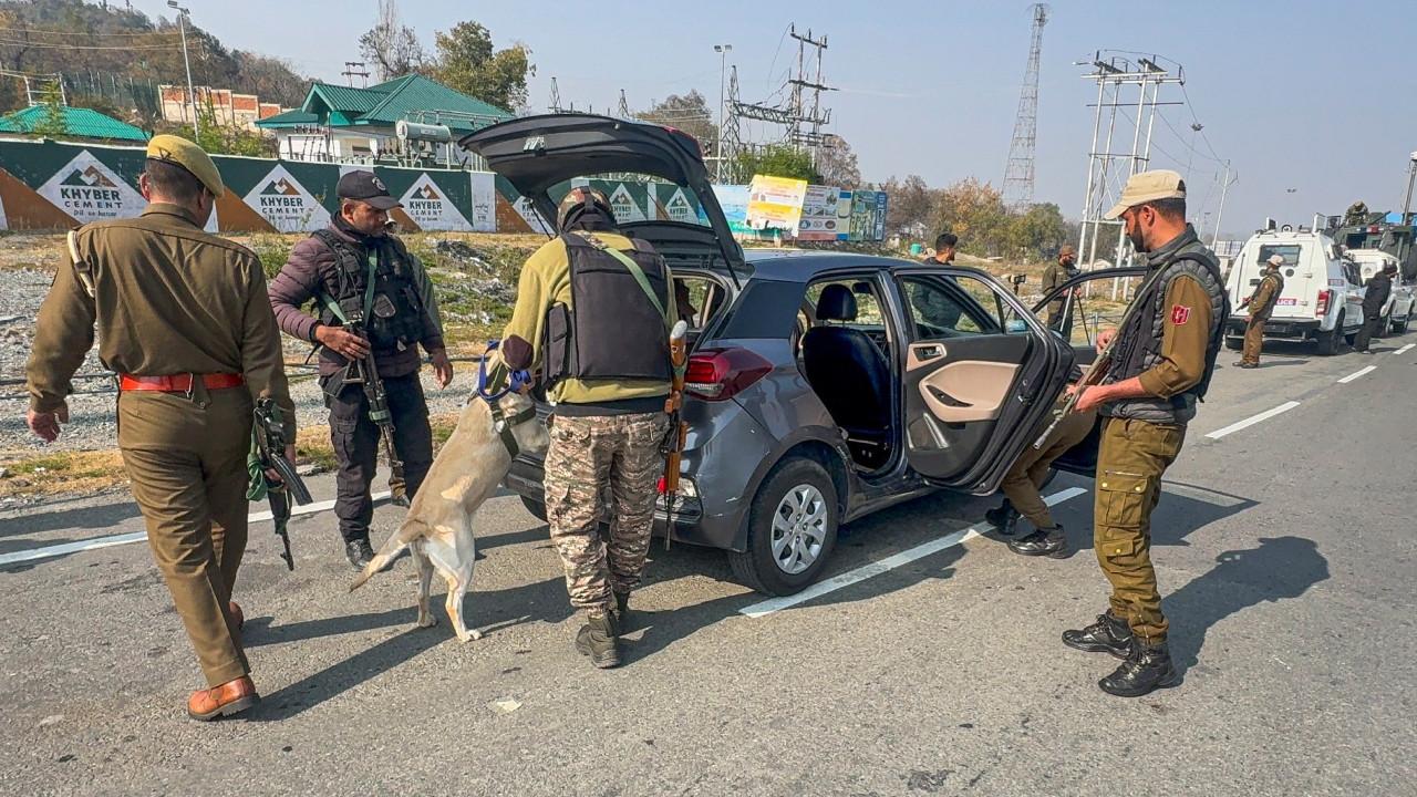 In Photos: Counter-Intelligence Kashmir conducts raids at 13 locations