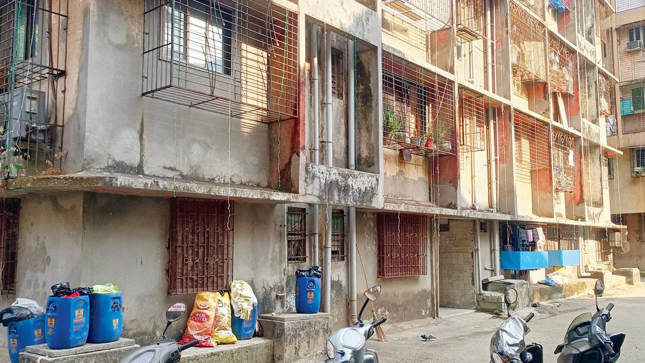 Delhi Red Fort blast: Retired engineering professor detained by ATS in Mumbra