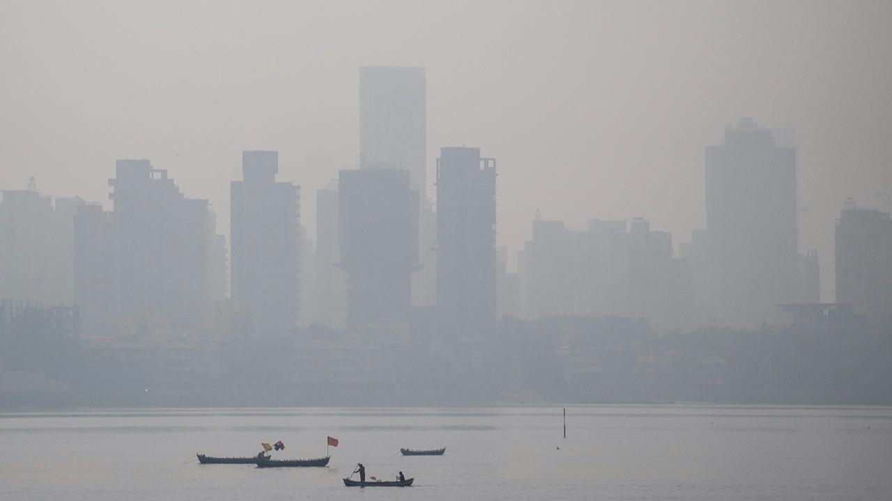 Mumbai weather: City wakes up to cool morning but smog lingers over the city