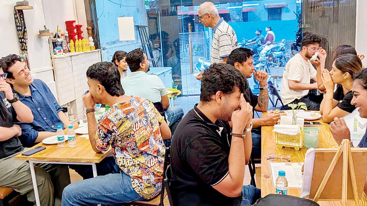 Diners at Pinto Sando. Pics courtesy/Pinto Sando