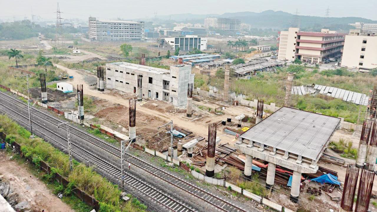 Major boost for Mumbai suburban network as Kalyan-Badlapur line nears milestone