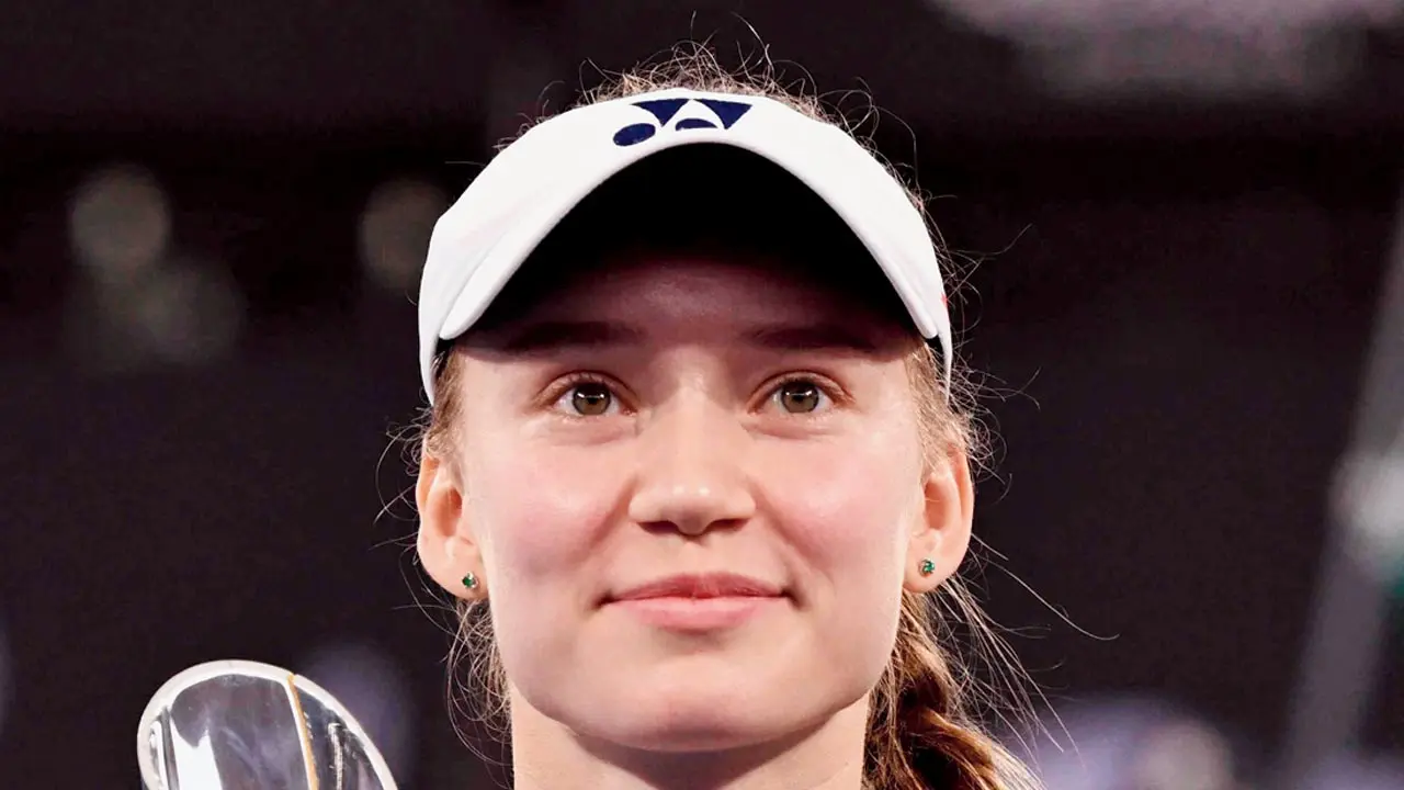 Rybakina shocks Swiatek in last 8 Elena Rybakina