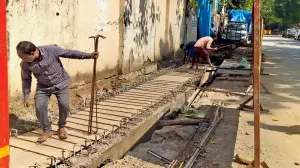 Mumbai: Santacruz residents start getting their footpaths back
