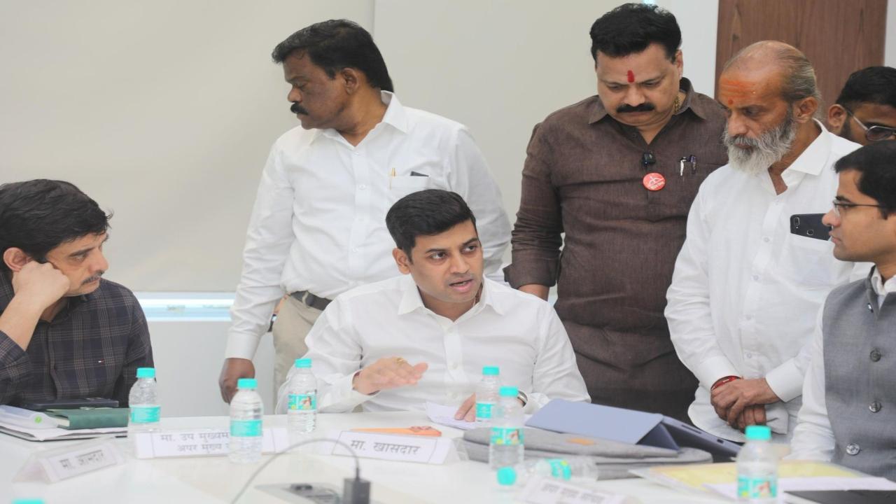 Dr Shrikant Shinde seeks relief for residents of 65 illegal buildings in Kalyan