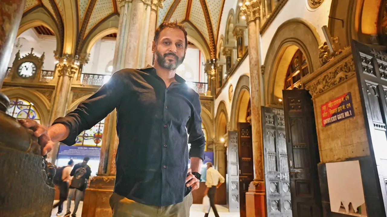 Rahul Bhattacharya’s new novel takes you across stories along the railway tracks