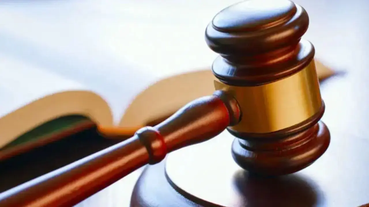 Aleema Khan obtiene alivio cuando el tribunal cancela las órdenes judiciales; Fiscalía pidió justificar