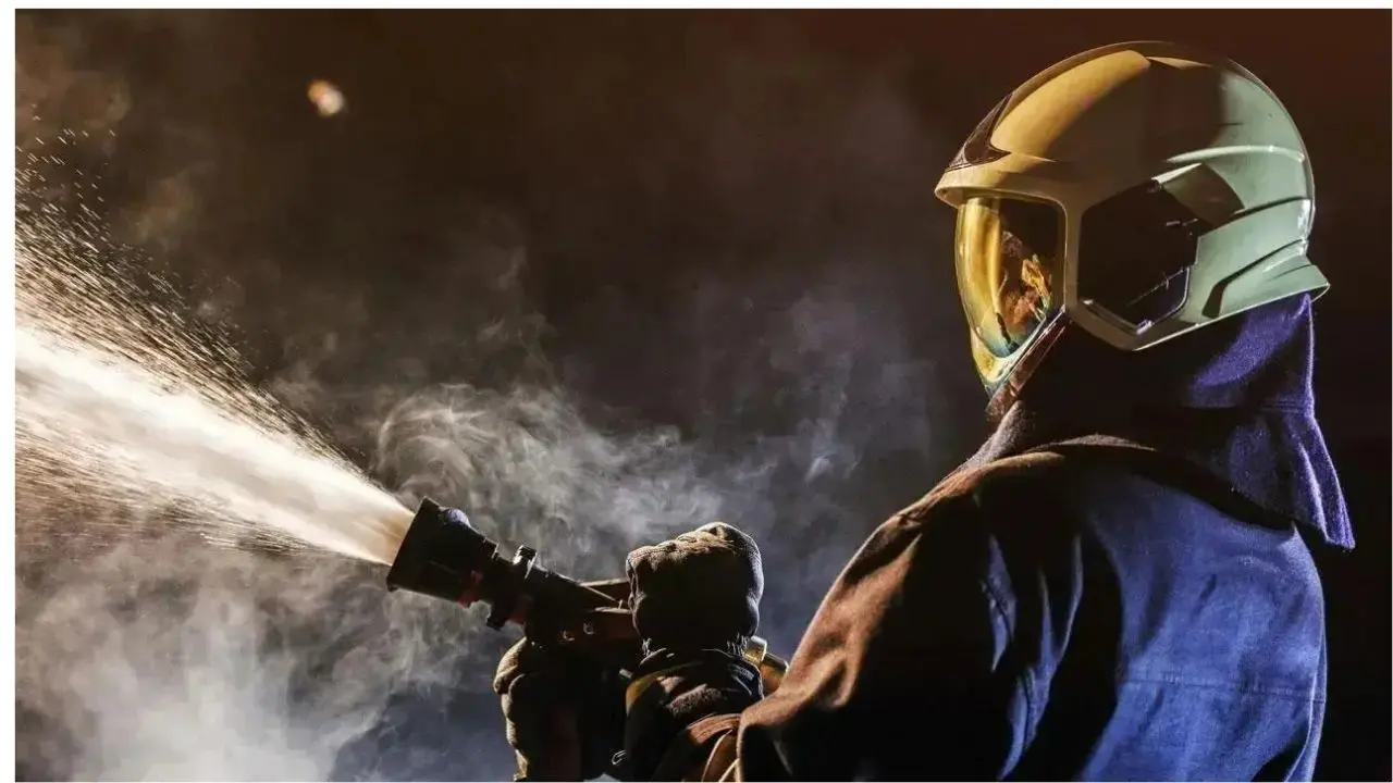 Mumbai: Six, including four children, injured after fire breaks out in Ghatkopar