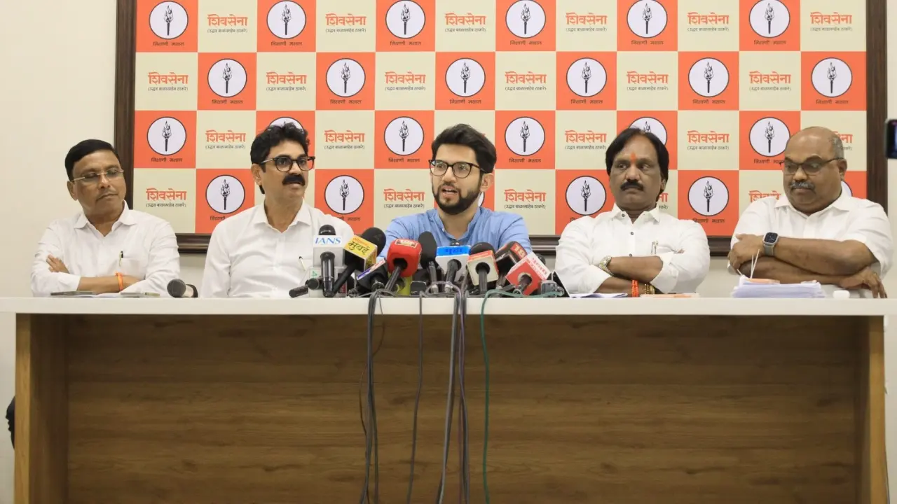 Aaditya meets SEC officials over draft voters’ list, demands thorough review