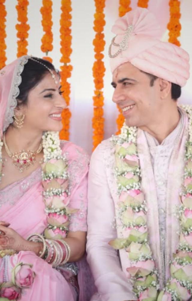 Sandeep Paswan and Ashlesha Savant`s mushy wedding pictures