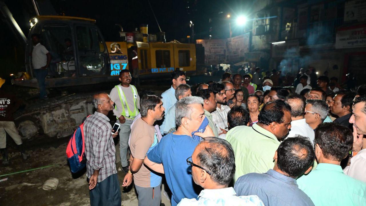 Locals say that persistent dust and constant hammering have made daily life unbearable, with children and the elderly particularly affected by respiratory issues and allergies