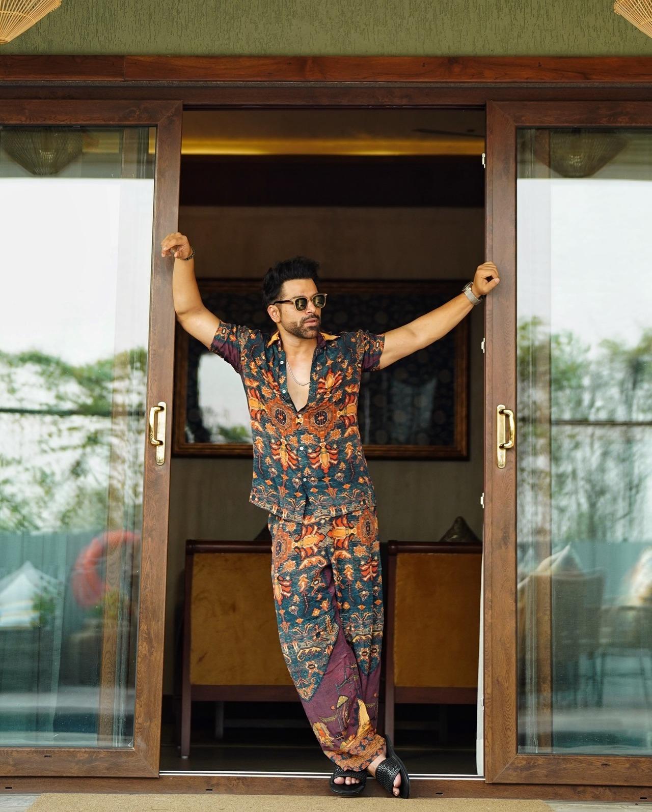 If experimenting in fashion were an award, Rithvik would be the frontrunner. Just how fearlessly experiments and nails the looks is commendable. Take this printed co-ord set, for example.