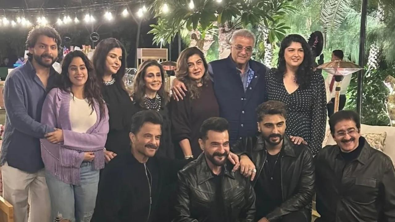 Janhvi Kapoor, Shikhar Pahariya cuddle up at Boney Kapoor's 70th birthday