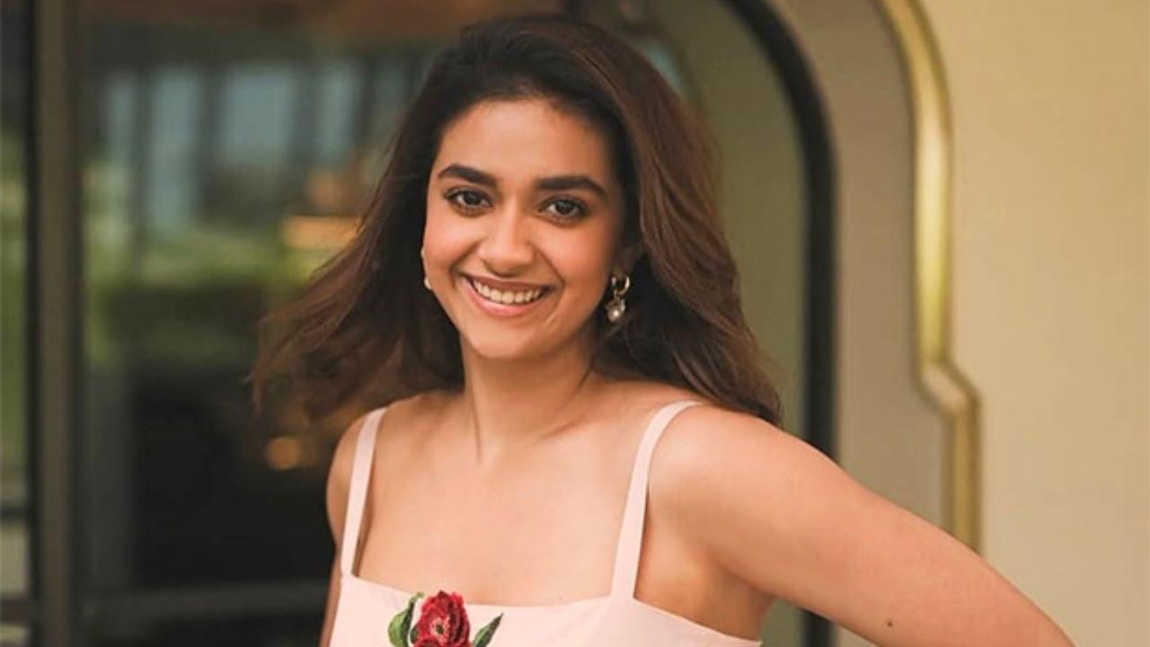 Revolver Rita, protagonista de Keerthy Suresh, ha recibido el certificado U/A Revolver Rita, protagonista de Keerthy Suresh, ha recibido el certificado U/A