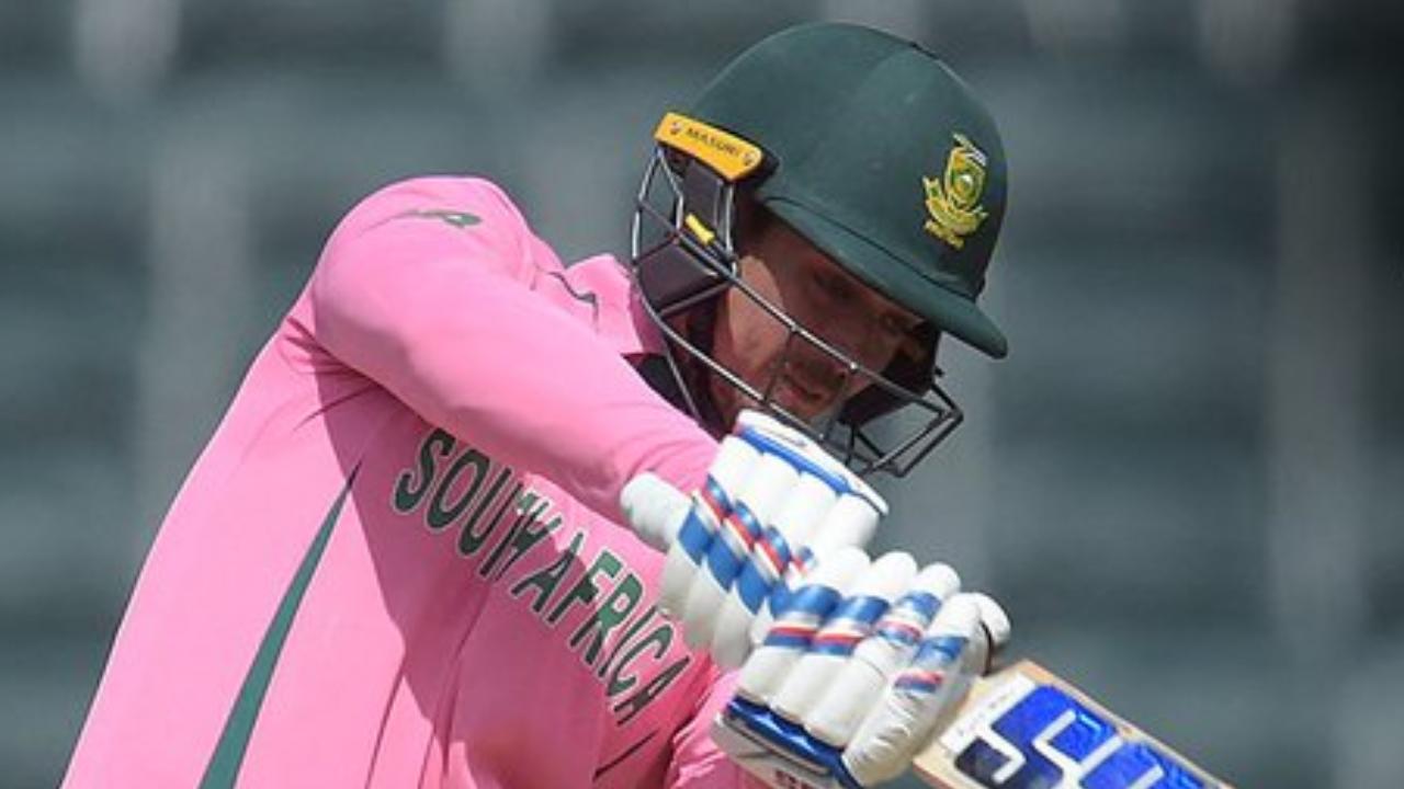 <p>In the third ODI match against Pakistan, South Africa`s Quinton de Kock played a knock of 53 runs in 70 balls. His knock was laced with six boundaries and a maximum</p> <p>In the third ODI match against Pakistan, South Africa`s Quinton de Kock played a knock of 53 runs in 70 balls. His knock was laced with six boundaries and a maximum</p>