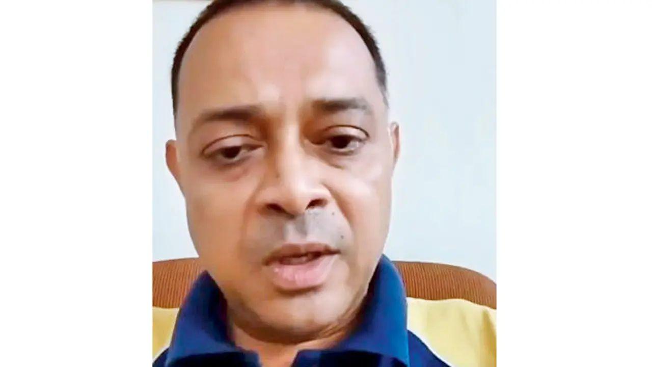 Rohit Arya incinerado en Pune; La familia se despide en una tranquila ceremonia de medianoche.