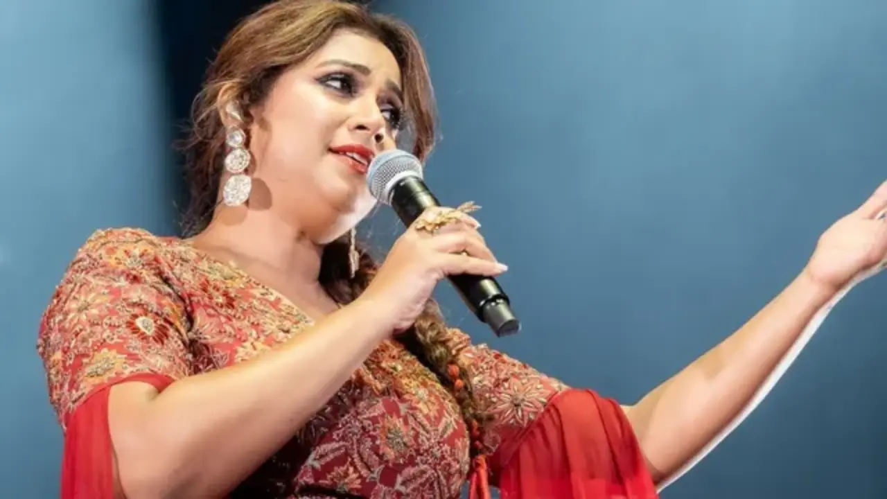 Stampede-like situation at Shreya Ghoshal’s show in Cuttack Stampede-like situation at Shreya Ghoshal’s show in Cuttack