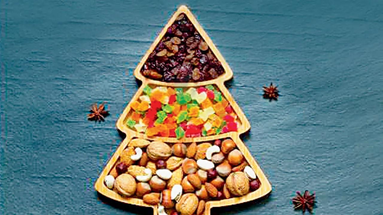 Friday’Tis the seasonGet into the festive spirit for an evening of fun and cheer as everyone comes together to mix an array of dry fruits, nuts, and spices, the key ingredients that go into traditional Christmas cakes.Time 4 pm to 7 pmAt Atrium, Oberoi Mall, Goregaon East.