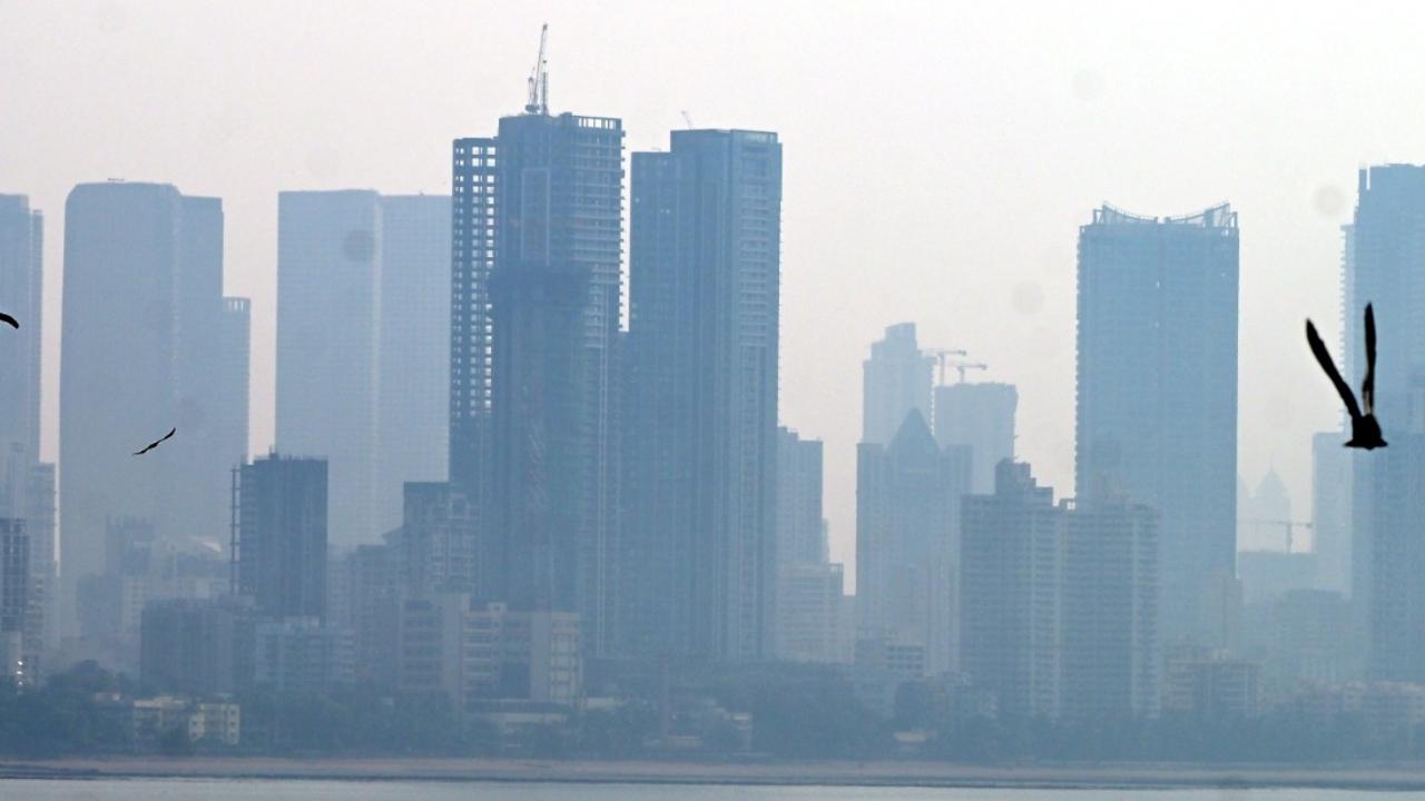 <p>Mumbai woke up to a chilly surprise on Wednesday, experiencing its coldest November morning in over a decade</p> <p>Mumbai woke up to a chilly surprise on Wednesday, experiencing its coldest November morning in over a decade</p>