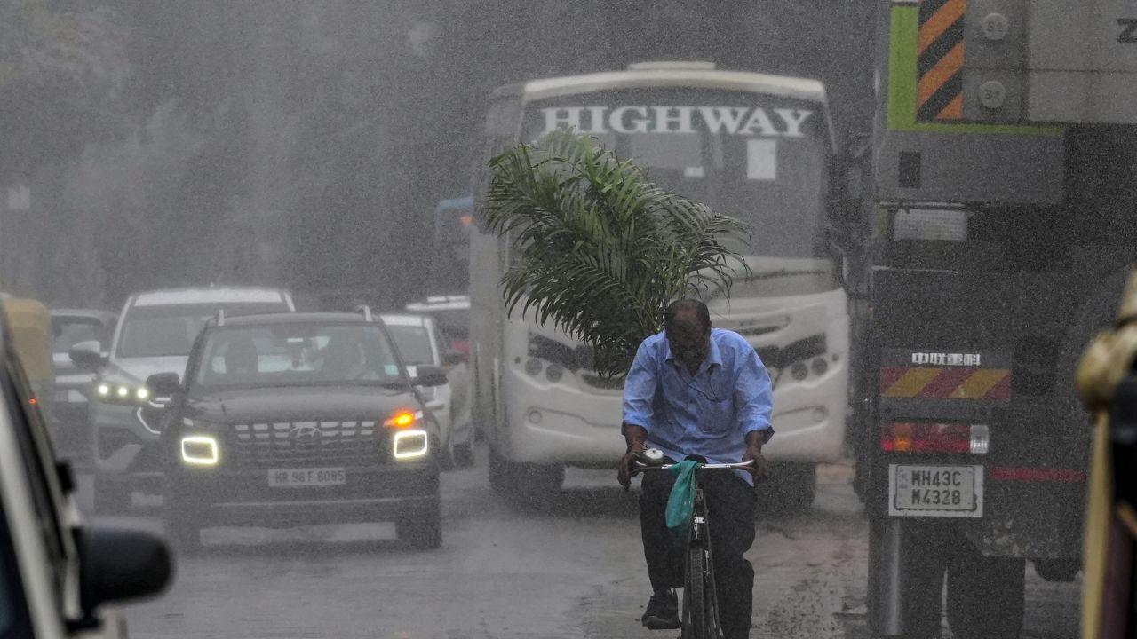 Siri Fort recorded the highest AQI at 351, followed by Wazirpur at 342. According to the CPCB, an AQI from 0 to 50 is considered 'good', 51-100 'satisfactory', 101-200 'moderate', 201-300 'poor', 301-400 'very poor', and 401-500 'severe'.