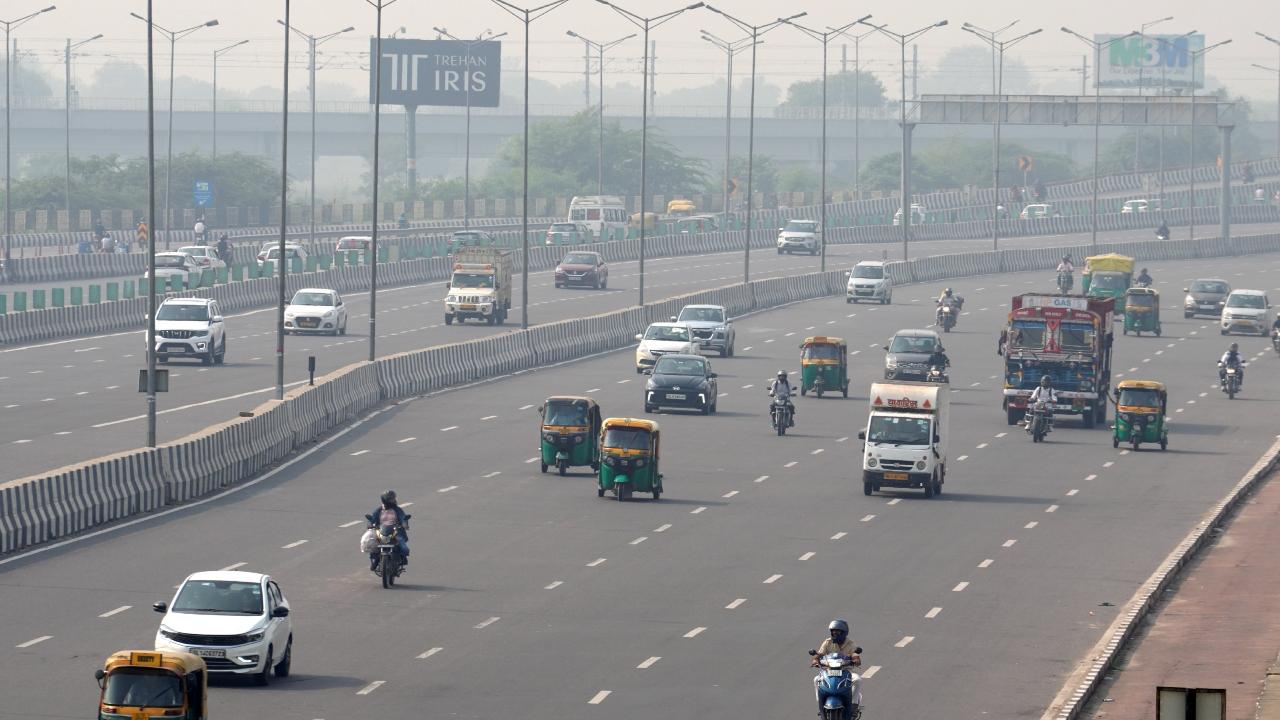 Thirty-one monitoring stations reported air quality in the 'very poor' category with AQI levels above 300, while three stations, Anand Vihar (402), Wazirpur (423), and Ashok Vihar (414), logged pollution to be in the 'severe' category