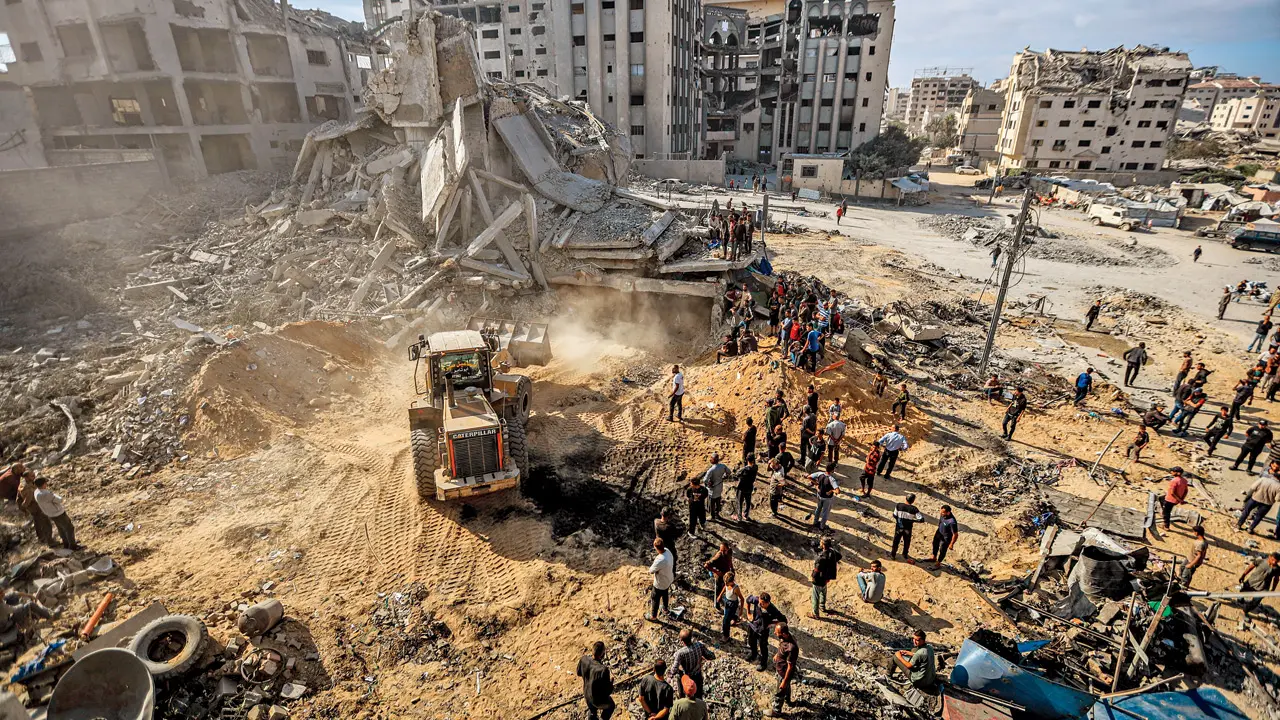 Israel declares renewed Gaza truce after deadly air raids