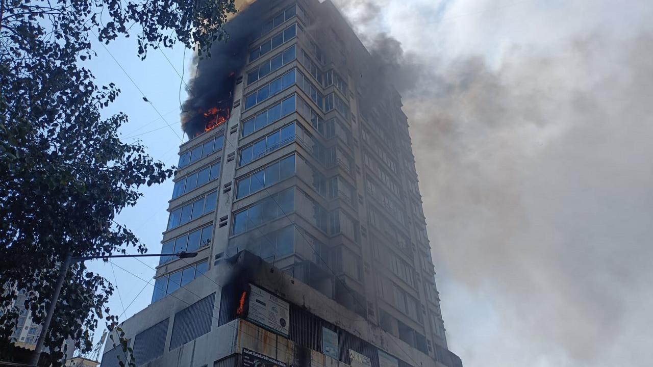 Mumbai: Fire breaks out at commercial building in Jogeshwari, no injuries reported
