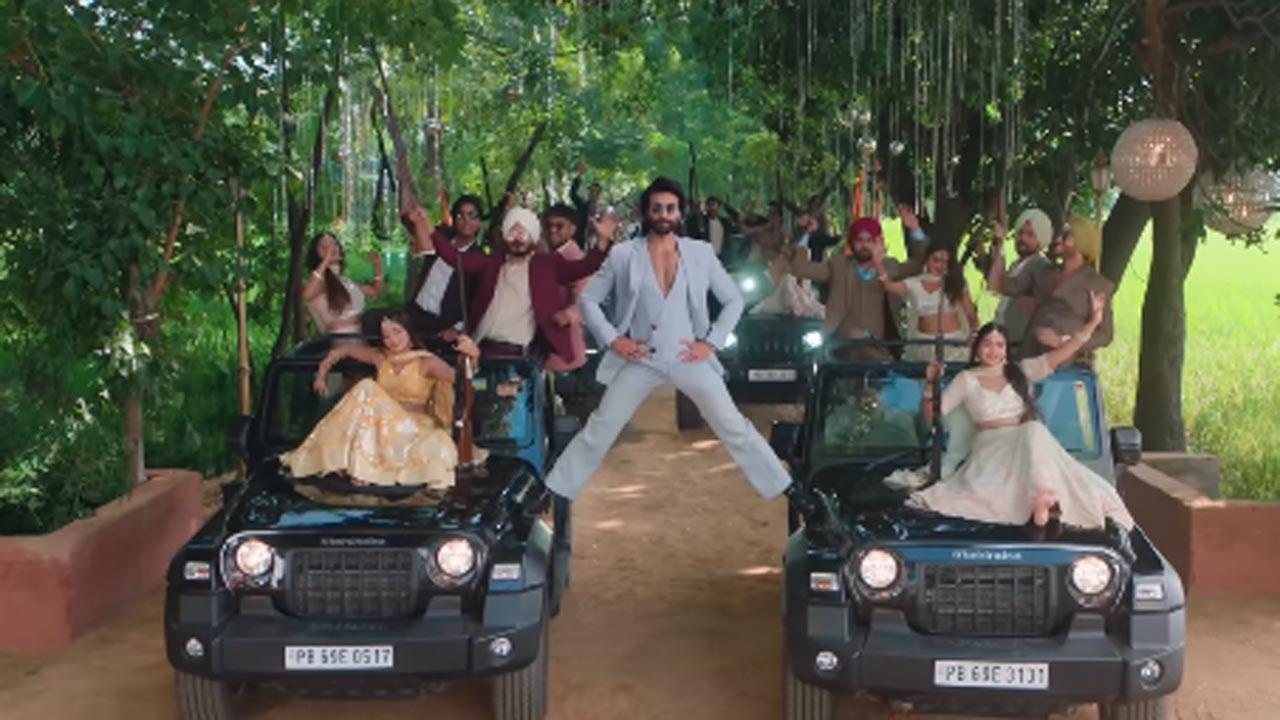 De De Pyaar De 2: Meezaan Jafri recreates Ajay Devgn`s iconic pose