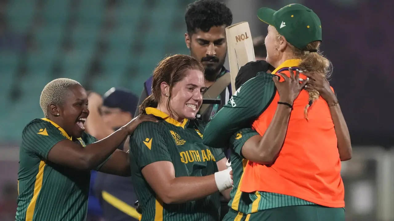Nadine De Klerk, Laura Wolvaardt stun India as SA register three-wicket win