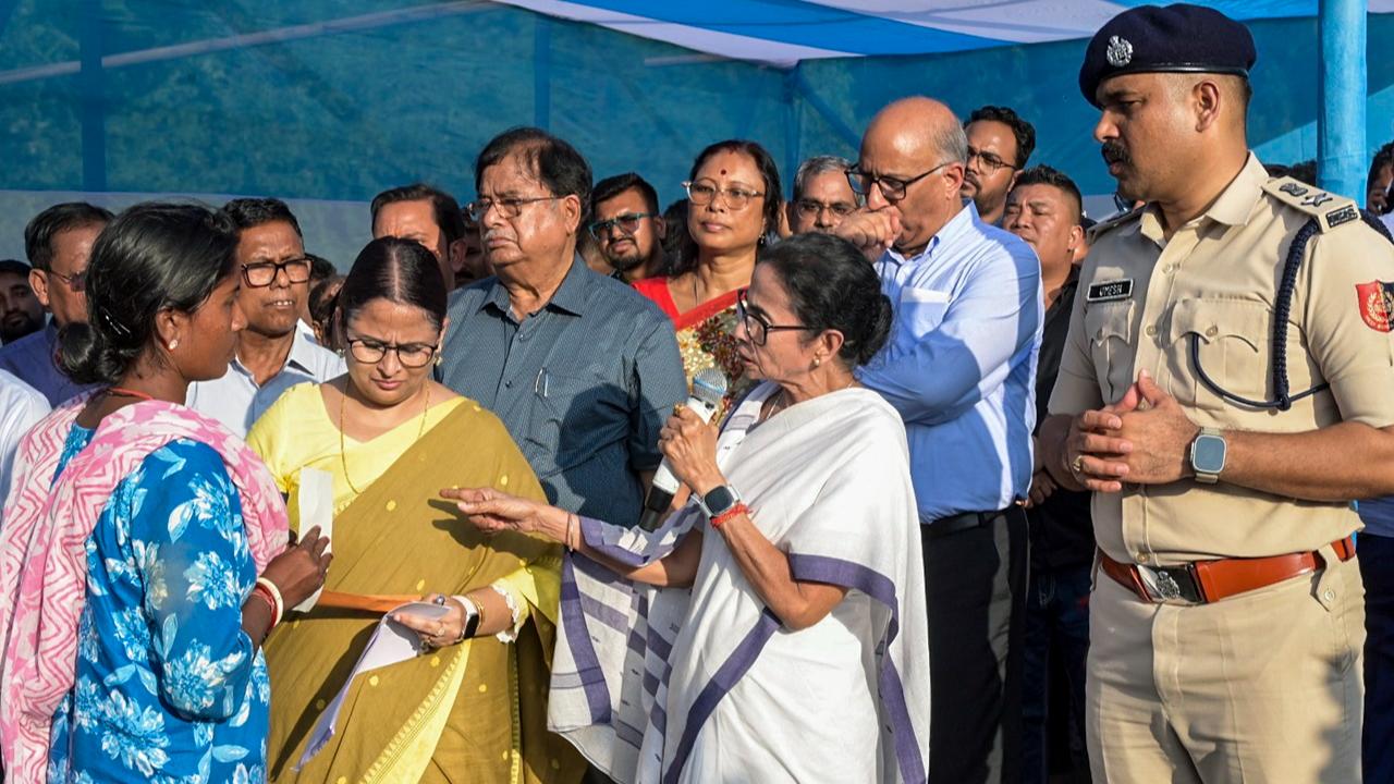 Mamata Banerjee visits landslide-hit Mirik, interacts with locals