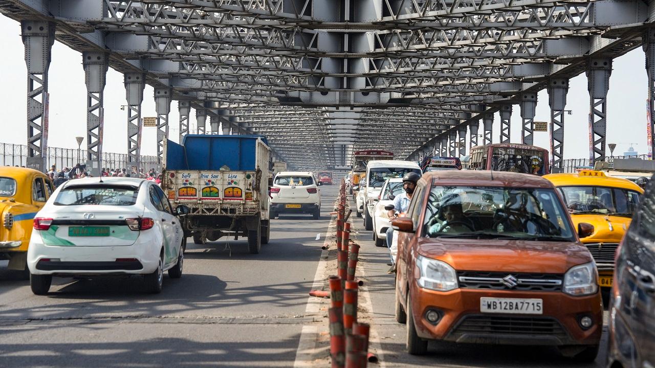 Air quality deteriorates to ‘poor’ category in Kolkata and Howrah