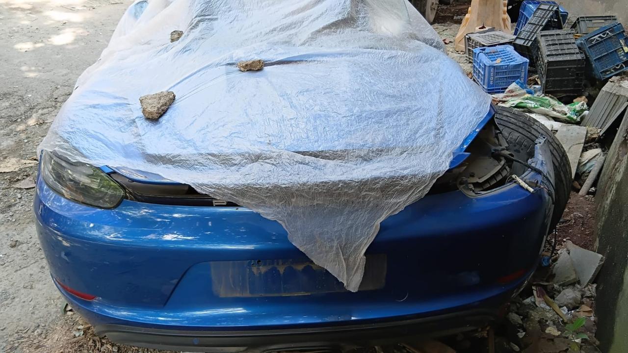 Initial eyewitness accounts suggested that both luxury cars were speeding and appeared to be racing before the accident. However, Mumbai Police later clarified that no car racing activity had taken place prior to the crash